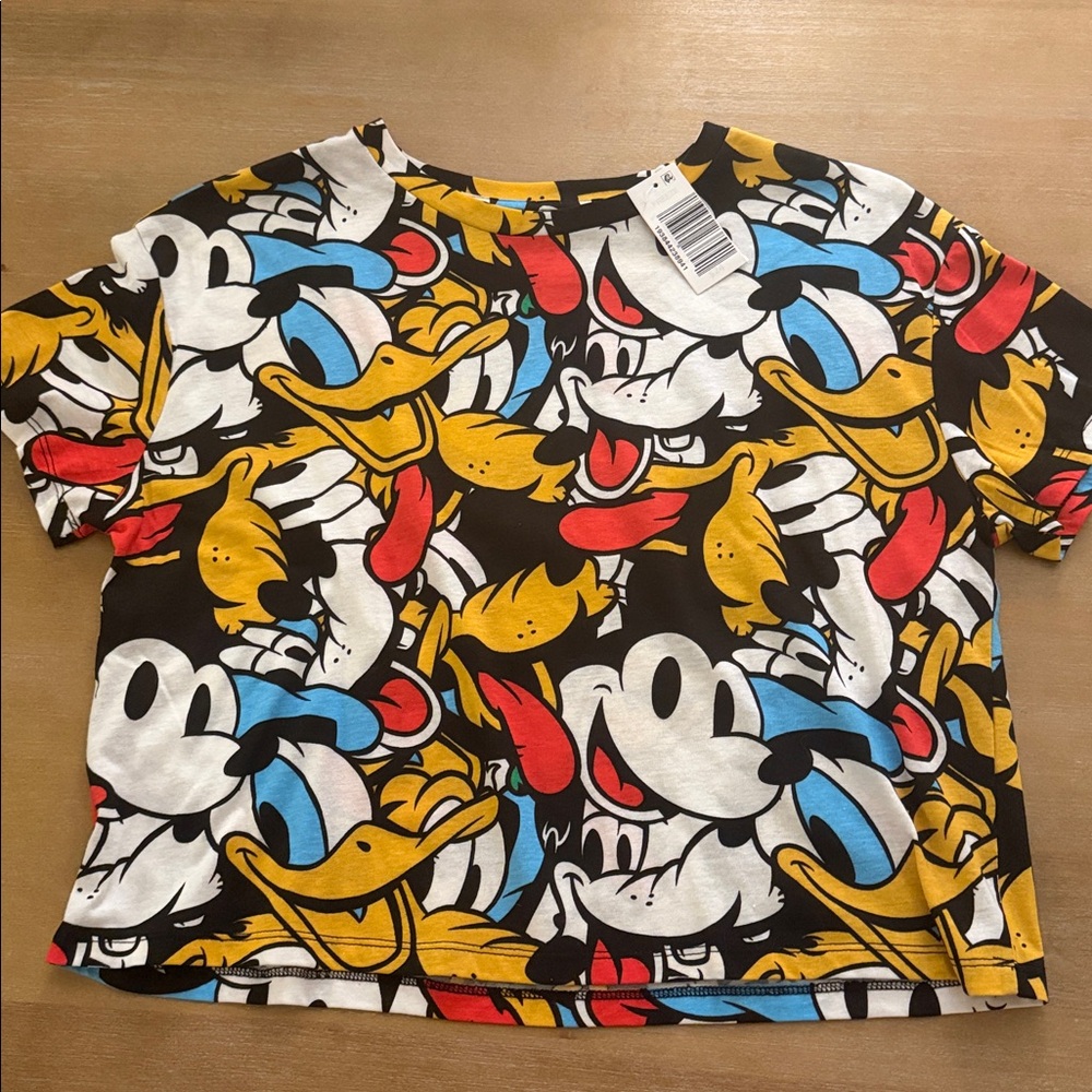 NWT Women’s Disney Cropped Tee